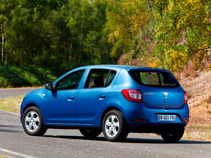 Si el logo de Dacia nos lo convierten en el rombo de Renault, tenemos el Sandero fabricado en Brasil para el a ratos pujante Mercosur; y éste, y no otro, es el Dacia que se exporta al resto de los mercados.