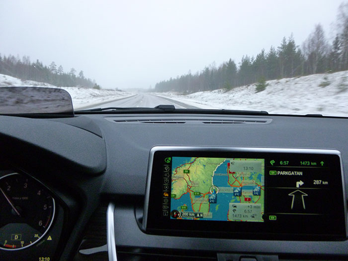 Auroras77. BMW 220 Active Tourer. Autopista del Este, junto al mar.