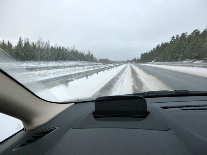 Auroras77. BMW 220 Active Tourer. Nieve en el carril izquierdo