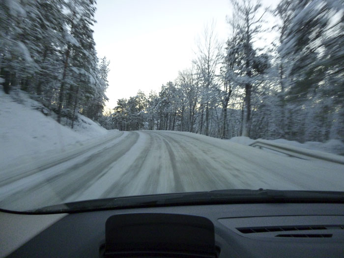 Auroras77. Noruega. BMW Active Tourer. Carretera helada.