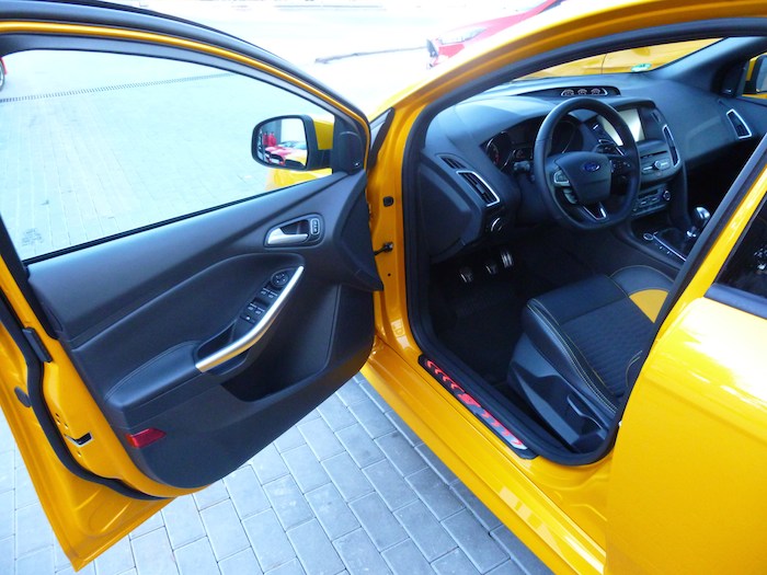 Ford Focus ST. Amarillo Sport.