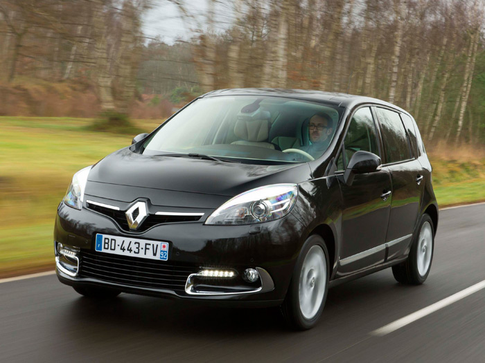 Aunque ha crecido un palmo de longitud en sus 18 años de existencia -mayoría de edad- el Scénic sigue fiel a su planteamiento inicial: monovolumen de tamaño medio (pequeño cuando nació).