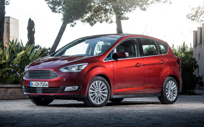 El C-Max es el más pequeño de los MPV europeos de Ford, y como en todos ellos, tiene un tratamiento individualizado de la zona final del acristalamiento lateral, que es la forma de personalizarlos uno respecto a los otros.