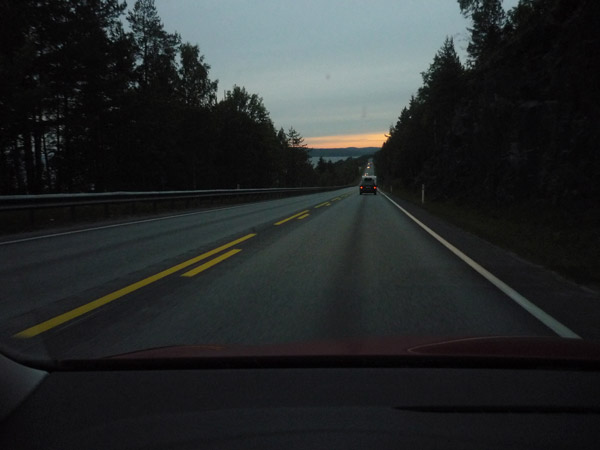 007-buena-carretera. La luz del Norte. Salida Oslo. Del Trópico al Círculo Polar Ártico.