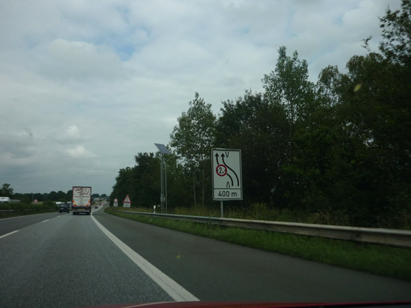 Cartel obras. Desvío de carriles. Autopistas alemanas. Cartel obras. Autopistas alemanas.