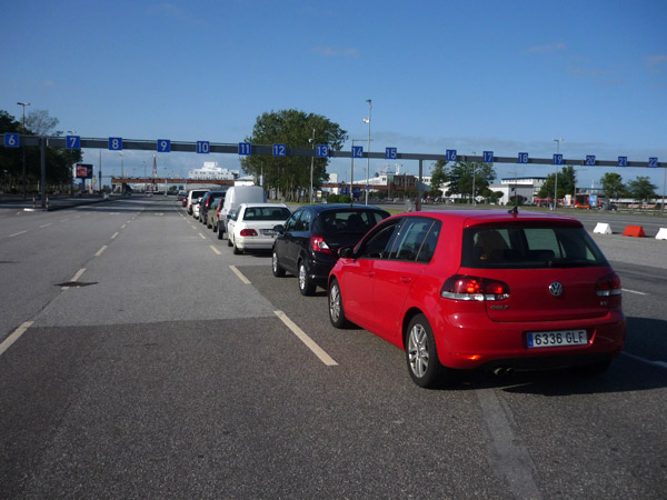 Cola. Ferry Alemania Dinamarca. Cola. Ferry Alemania Dinamarca.