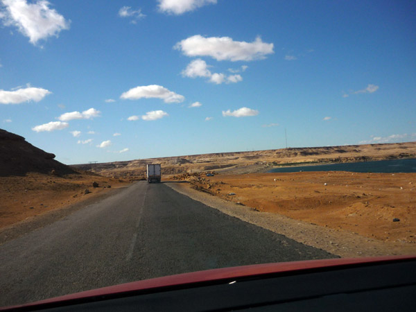 Sahara Occidental. El Aaiún. Puente.