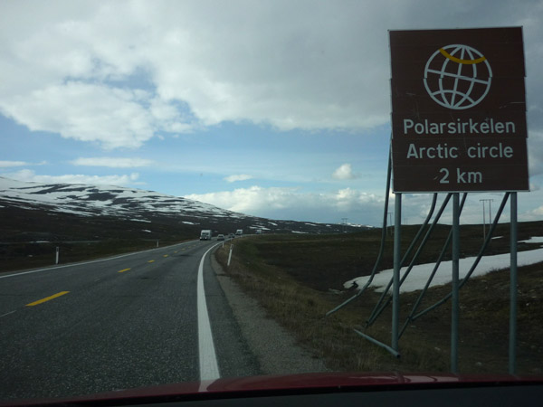 0003-círculo polar Ártico. A 2 kilómetros.