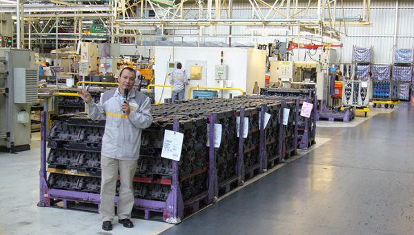 Visita a la fábrica de motores de Renault.