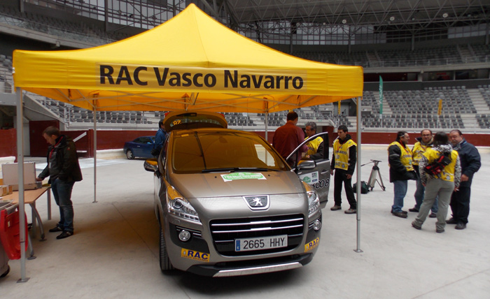 Nuestro coche, un Peugeot 3008 HYbrid4 de 200 CV.