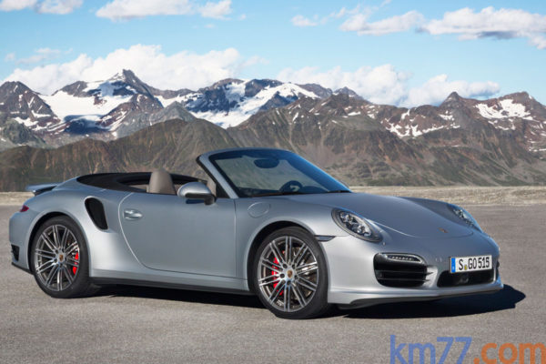 Porsche 911 Turbo y Turbo S Cabriolet en movimiento