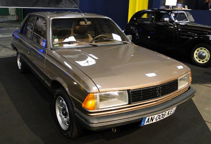 Peugeot 305