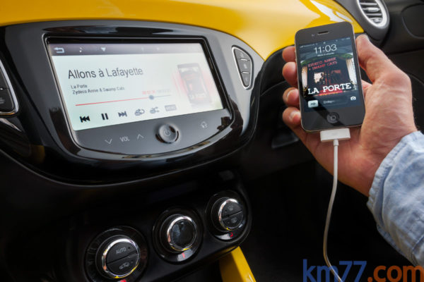 En Fráncfort Opel ha presentado dos ediciones del ADAM: Black Link y White Link