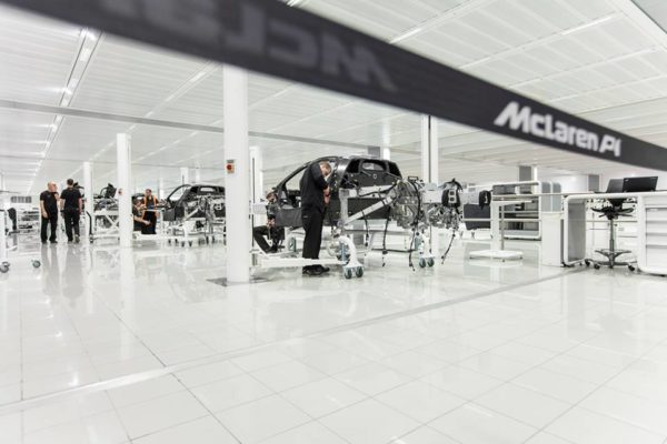 McLaren nos informa que el P1 ha entrado en la cadena de montaje