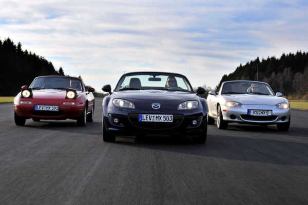 El Mazda MX-5 cumple 25 años. Repasamos su historia.