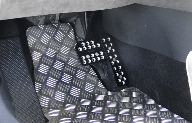 Škoda Yeti Xtreme. Pedales