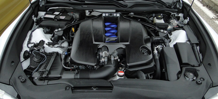 Motor de ocho cilindros del Lexus RC F