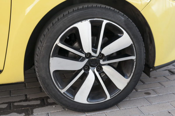 Preparando el Clio para su venta: reparamos algunos desperfectos