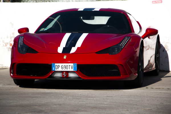 Del lujo, del ruido, y de algunos Ferraris