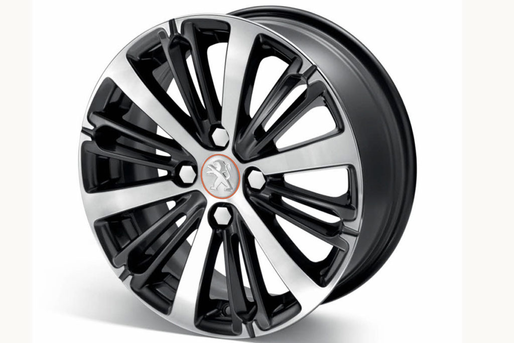 2016-peugeot-208-rolland-garros-km77-3