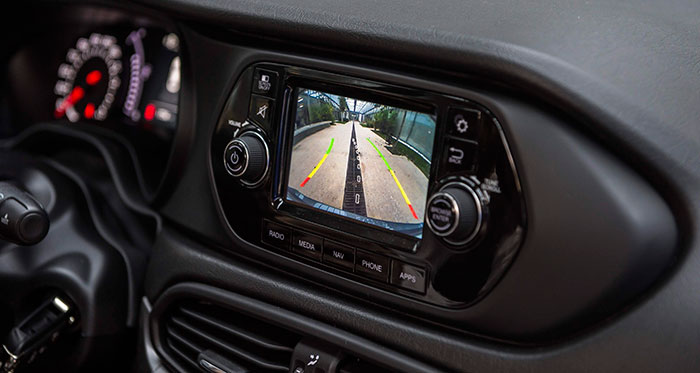 Esta presentación de la pantalla central y los mandos de las múltiples informaciones que en ella pueden aparecer no aporta ninguna novedad especial, pero resulta de las más intuitivas; lo cual se agradece.