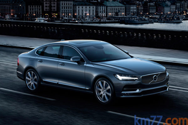 Volvo S90 D3, el acceso a la gama.