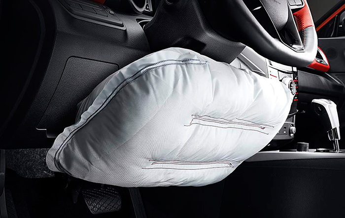 El Tivoli dispone de un equipamiento muy completo, que incluye el airbag para las rodillas del conductor.