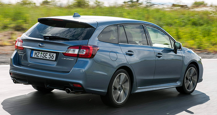 De nuevo la misma situación que unas cuantas fotos atrás: el pie redactado para un coche podría valor para el otro. La única diferencia, ya comentada, es que al ser el Levorg un modelo nuevo que elimina a las dos carrocerías del Legacy (lo de la versión Outback ya llegará), no ha lugar a disquisiciones: el Levorg es como es, al margen de que los consideremos un familiar o un dos volúmenes de cinco puertas.