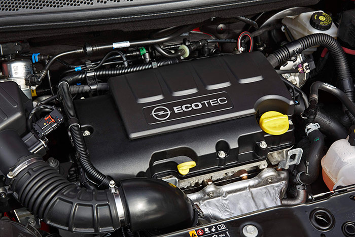 Lo de siempre: cables y tubos por todas partes. Pero lo que cuenta es el empuje y la elasticidad, y ambas cualidades están presentes.