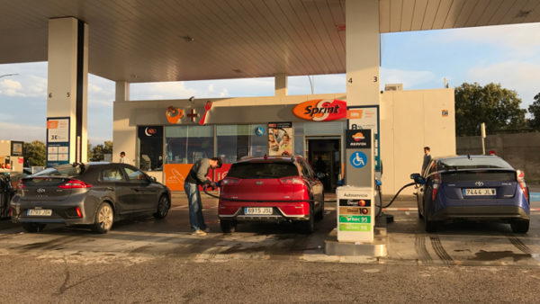 Pruebas de consumo: Hyundai IONIQ vs KIA Niro vs Toyota Prius