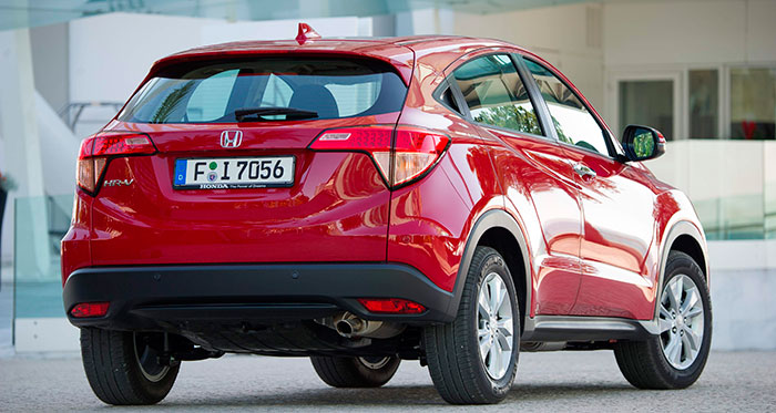 El HR-V europeo es casi siempre de tracción delantera (en la foto se observa que no hay elementos de propulsión), mientras que el CR-V, básicamente de tipo 4WD, también tiene versiones de sólo tracción con el 1.6i-DTEC de 120 CV, motor que comparte con el HR-V.