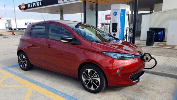 Los inconvenientes del coche eléctrico (II). De Madrid a Zaragoza en un Renault ZOE.