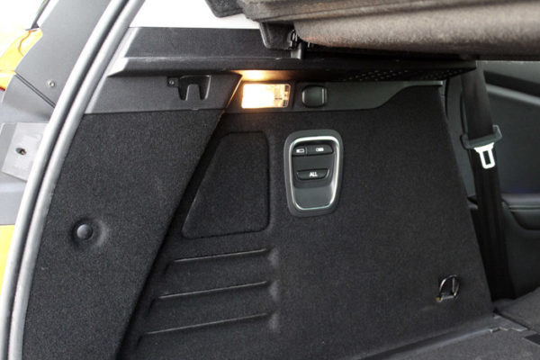 Lexus CT 200h en venta desde 28.850 euros.