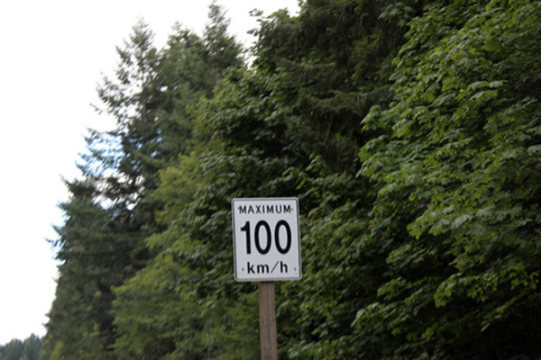 En Canadá la velocidad se mide en kilómetros por hora
