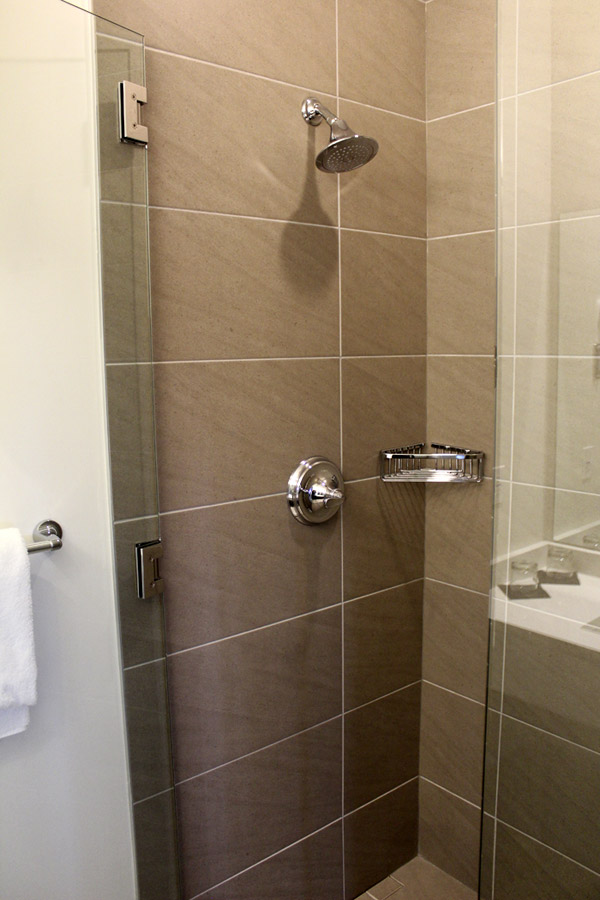 10-Villa Eyrie Resort-Shower Room