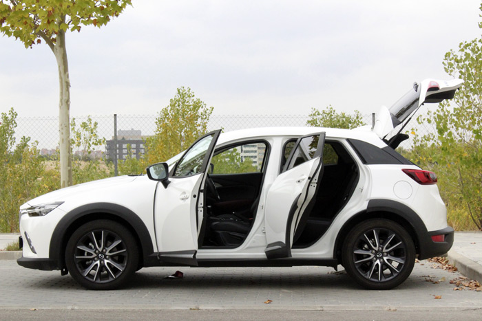 11-Mazda CX 3-Diurnos