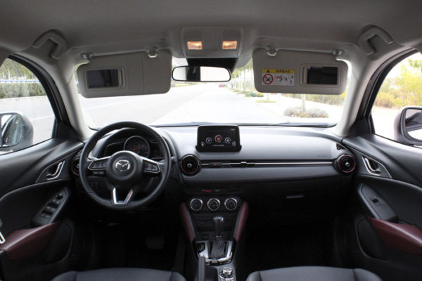 Diurnos. Mazda CX-3 Luxury 2.0 120 CV Aut