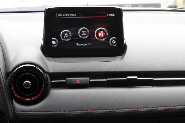 39-Mazda CX 3-Diurnos