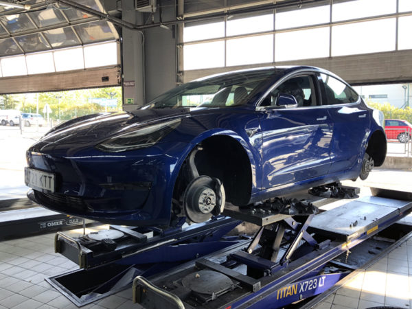 Cambiamos los neumáticos. Preparación para la maniobra de esquiva.