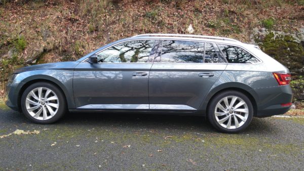 Škoda Superb Combi L&K TDI 190 cv 4×4 DSG (2016)