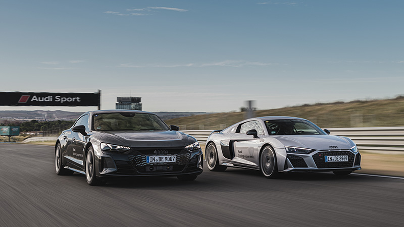 Audi RS e-tron GT y Audi R8 V10 performance quattro. Audi Driving experience