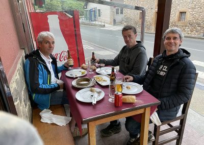 Equipo Kia. Cena. Caravia.