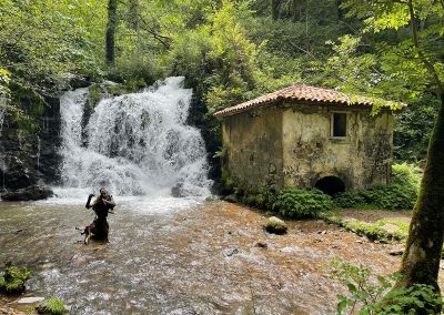 Molin La Peña. Cascada. Río Profundo