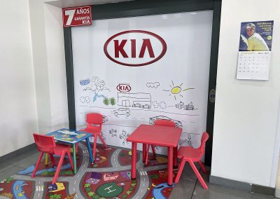 Concesionario Kia. Asturconsa. Zona para niños.