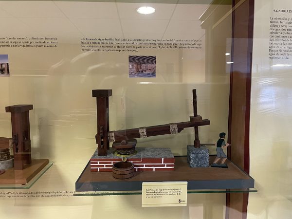 Prensa de viga y husillo, también conocida como prensa de viga