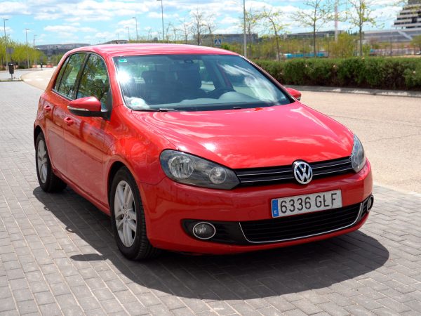 Compra y vende tu coche en km77. Lo revisamos y comprobamos por ti.