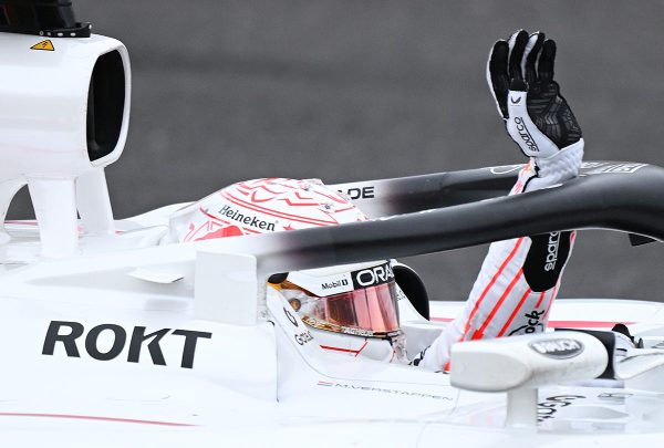 F1. Verstappen vence en Japón seguido de los McLaren