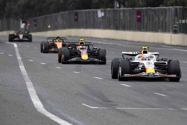 Lawson seguido por Tsunoda y Norris