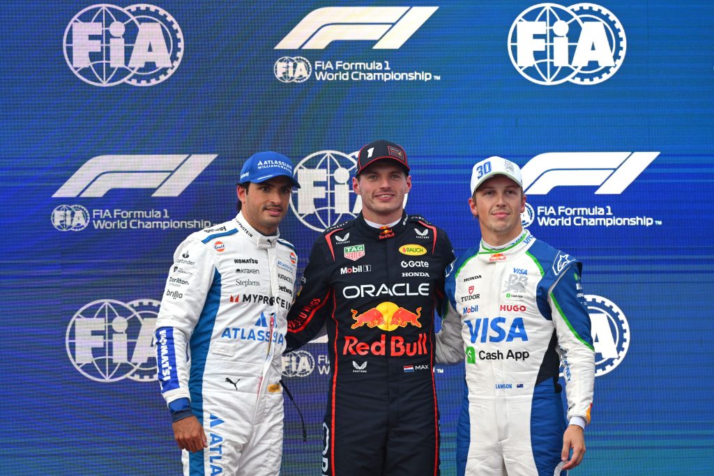 Verstappen, Sainz y Lawson posan tras la clasificación en Bakú