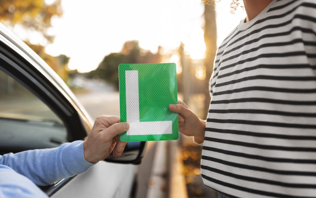 La Unión Europea adelanta el carnet de conducir a los 17 años, España incluida